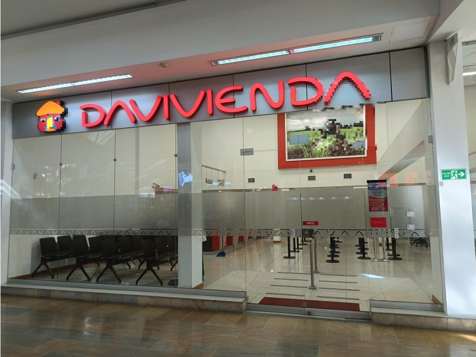 LC 171 CIUDADELA COMERCIAL UNICENTRO CL 13 O AV PASOANCHO 89 240 460 — foto 3