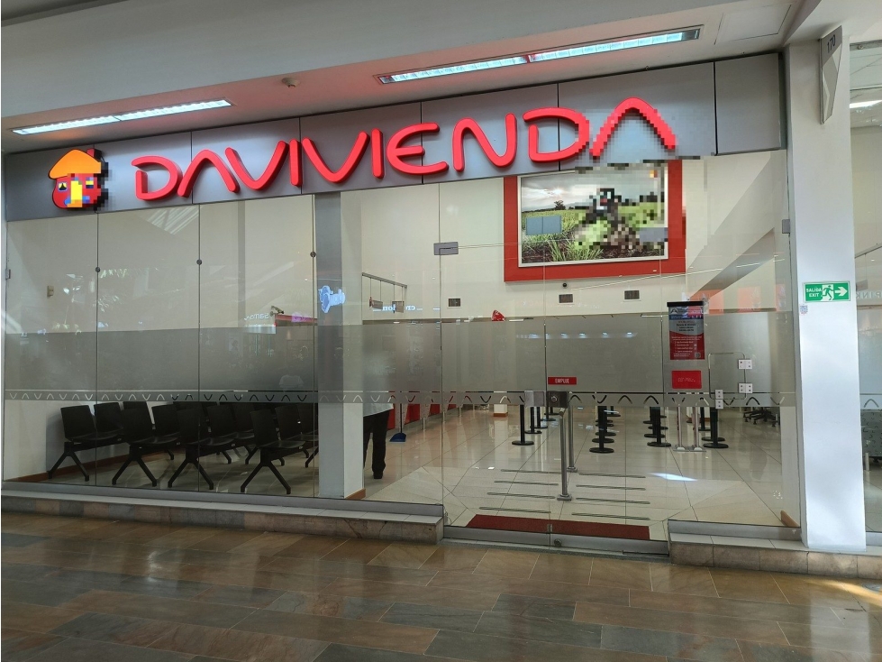 LC 171 CIUDADELA COMERCIAL UNICENTRO CL 13 O AV PASOANCHO 89 240 460 — foto 4
