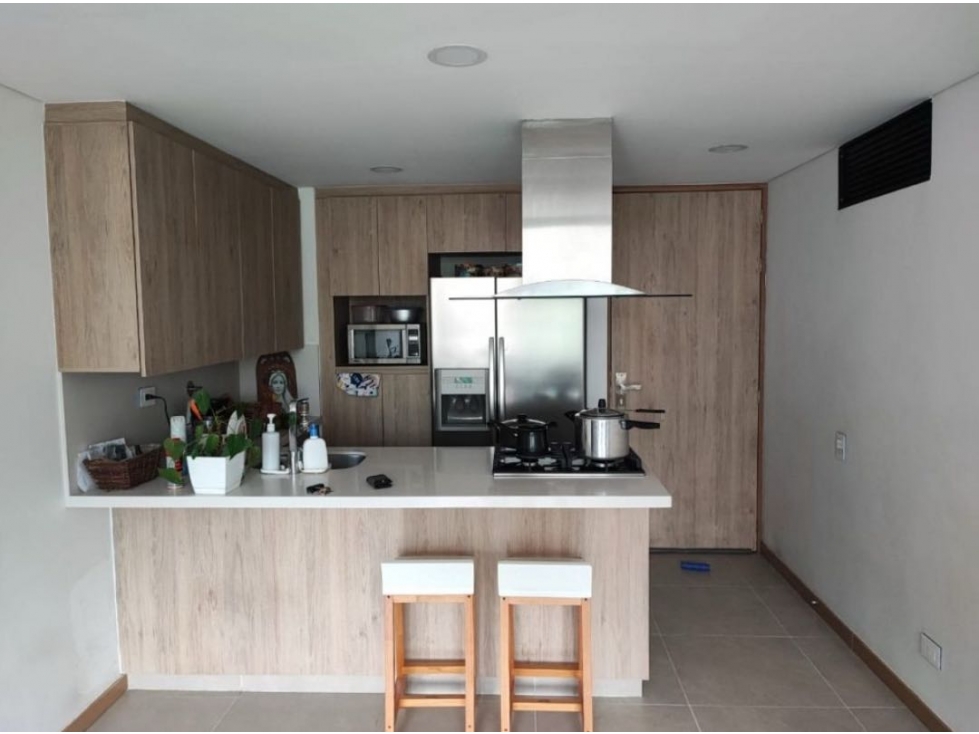 LIINDO APARTAMENTO EN LA LOMA DEL INDIO UNIDAD BOSQUE SANTO