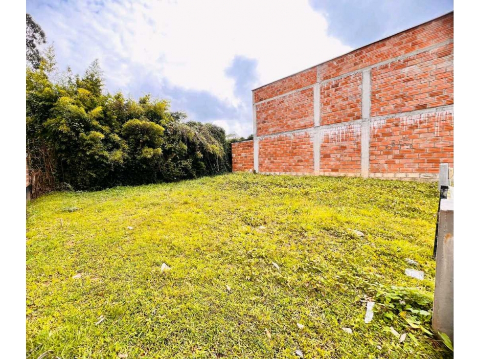 LIJDOS LOTES MEDIANEROS Y ESQUINEROS EN VENTA EN EL CARMEN DE VIBORAL.