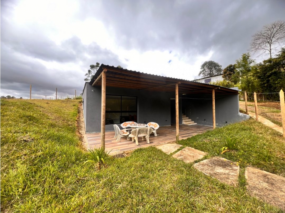 LINDA CABAÑA EN VENTA EN GUARNE CON EXCELENTE UBICACIÓN. Oportunidad. — foto 2