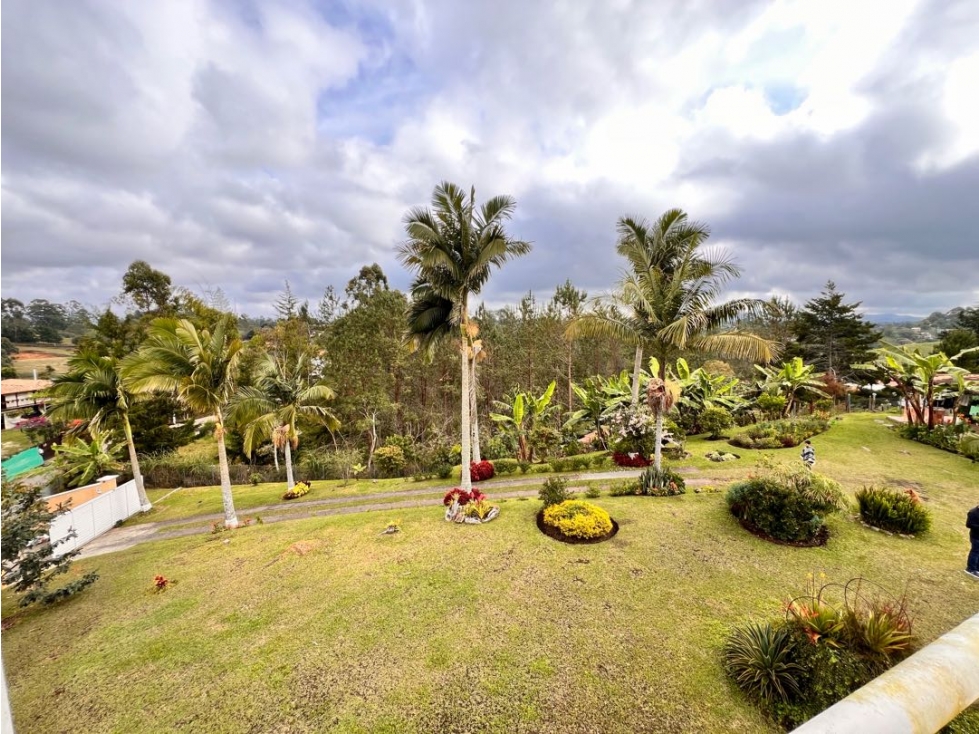 LINDA CASA COLONIAL CON EXCELENTE UBICACIÓN EN VENTA - CARMEN VIBORAL. — foto 6