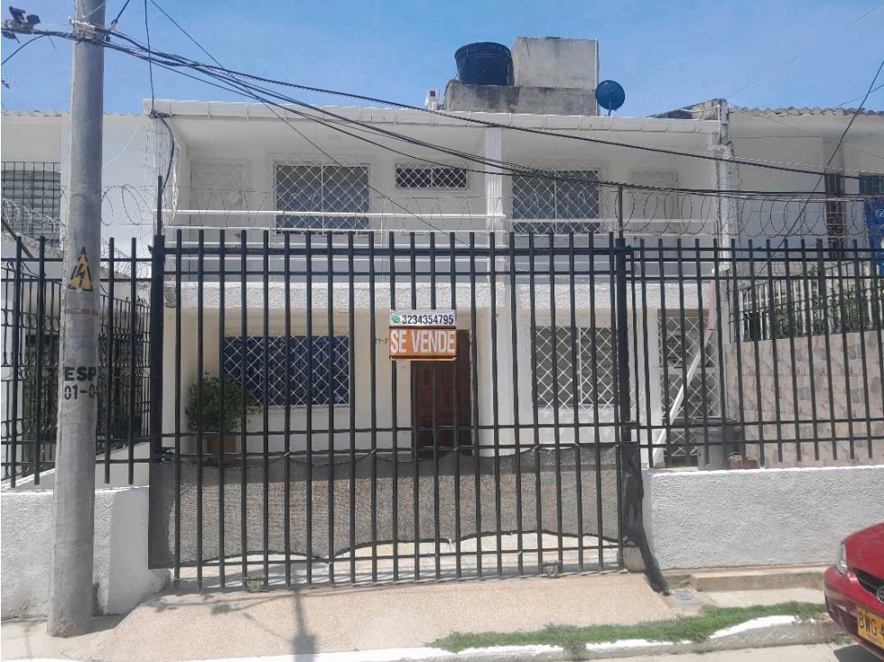 Linda casa de 2 niveles, 160m2, terraza en 3er piso, rodadero sur - 1
