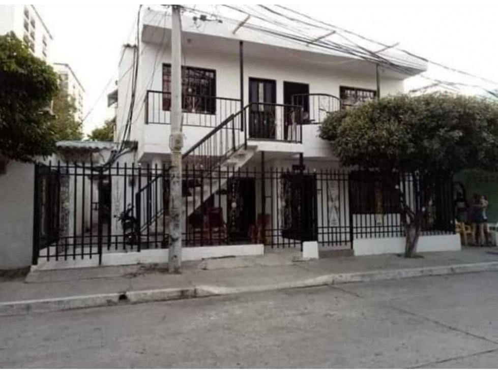 Linda casa multifamiliar de 2 pisos con 6 apartamentos, san francisco