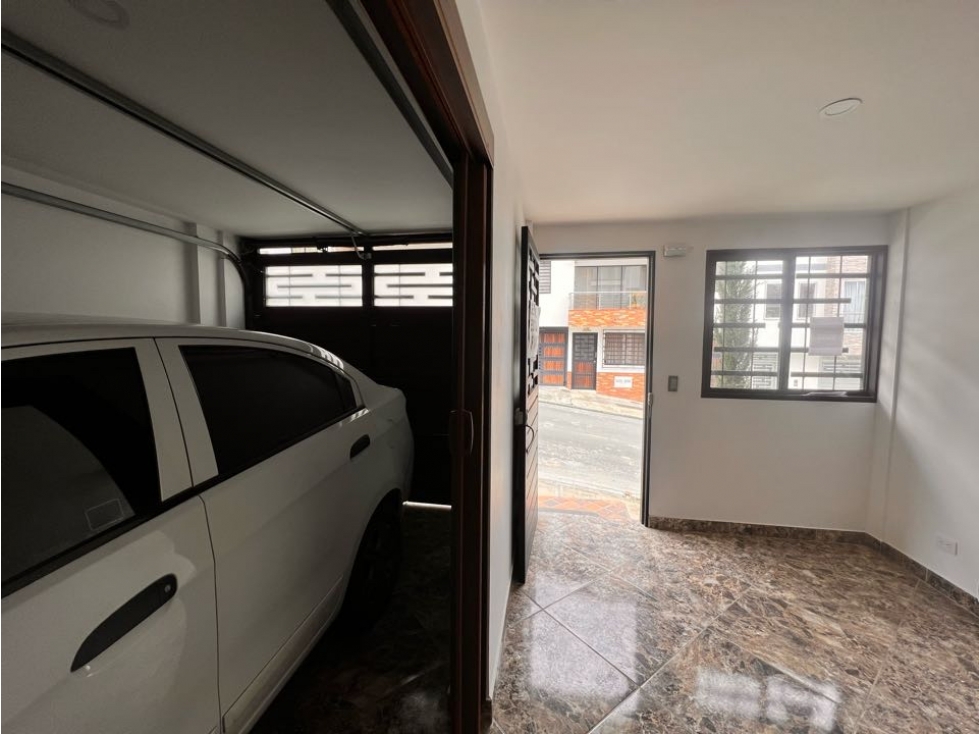LINDA CASA DE PRIMER NIVEL EN VENTA EN EL CARMEN DE VÍBORAL - - 4