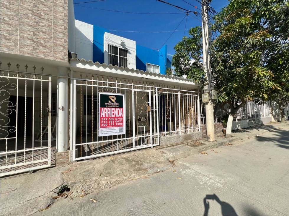 Linda casa en arriendo urbanización nuevo horizonte sector a carolina* - 1