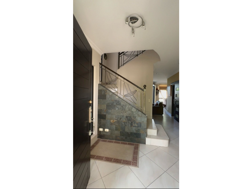 Linda casa en el Km 7 vía Samborondón — foto 2