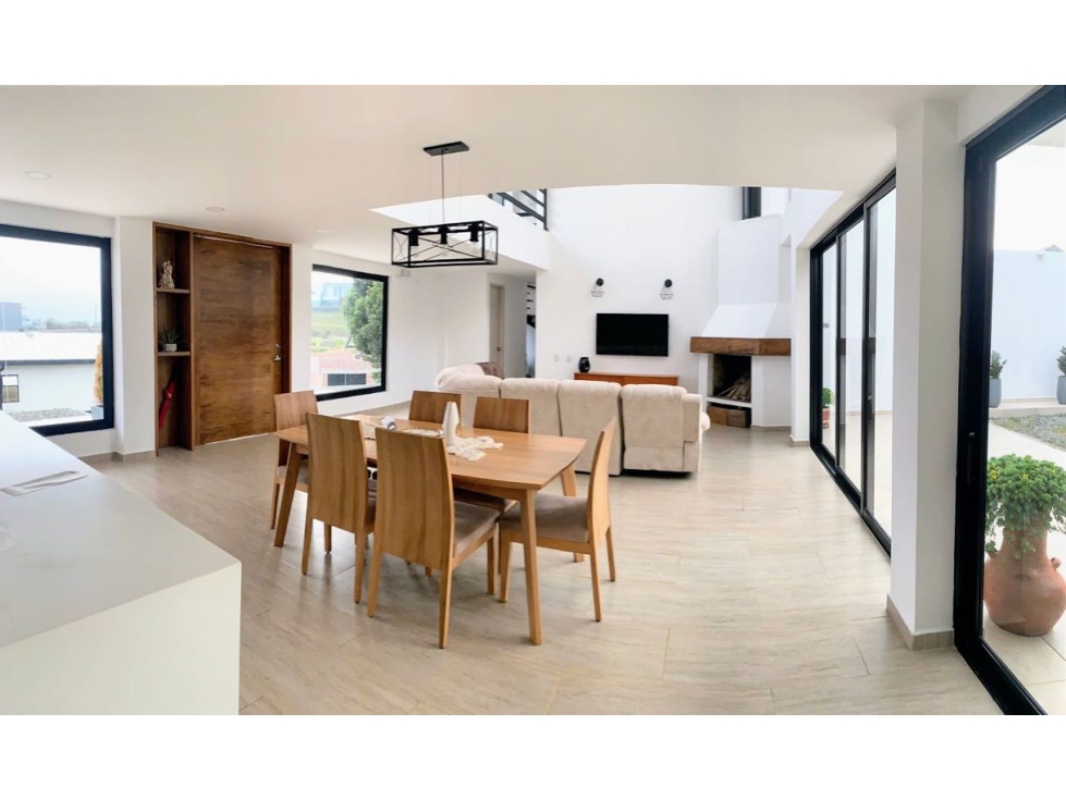 Linda casa en Loma del Escobero parte alta (*) — foto 3