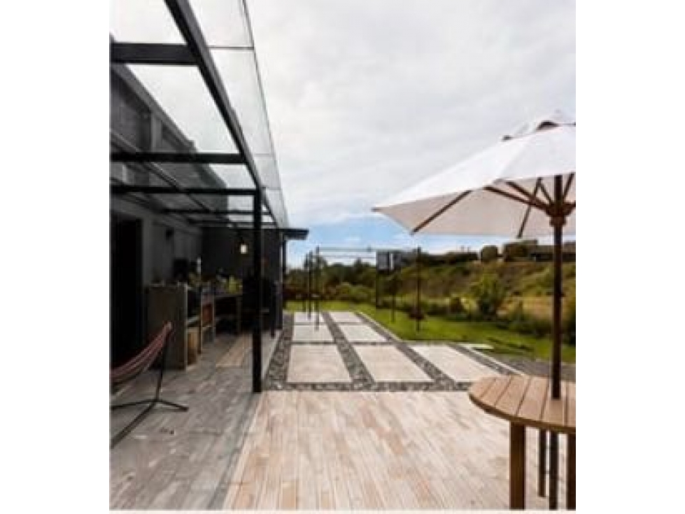 Linda casa en Loma del Escobero Alto (*) — foto 3