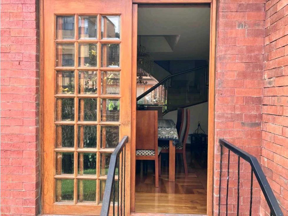 LINDA CASA REMODELADA EN VENTA EN ALTO DE PINOS DE 4 NIVELES — foto 3