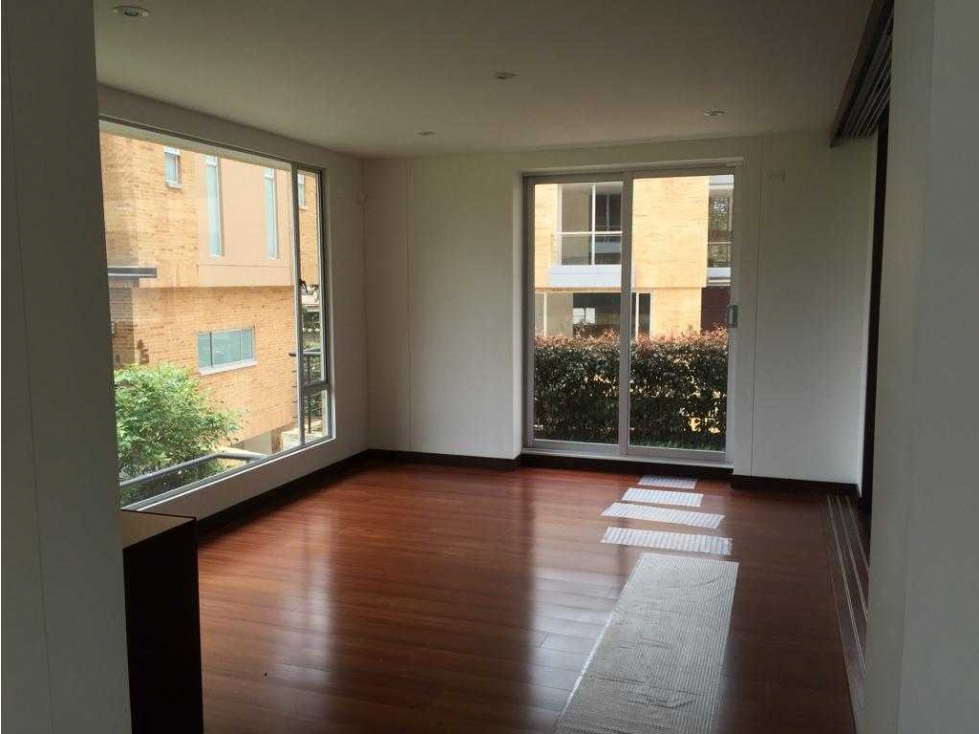 LINDA CASA EN VENTA EN SOTILENZA CONJUNTO CERRADO — foto 2