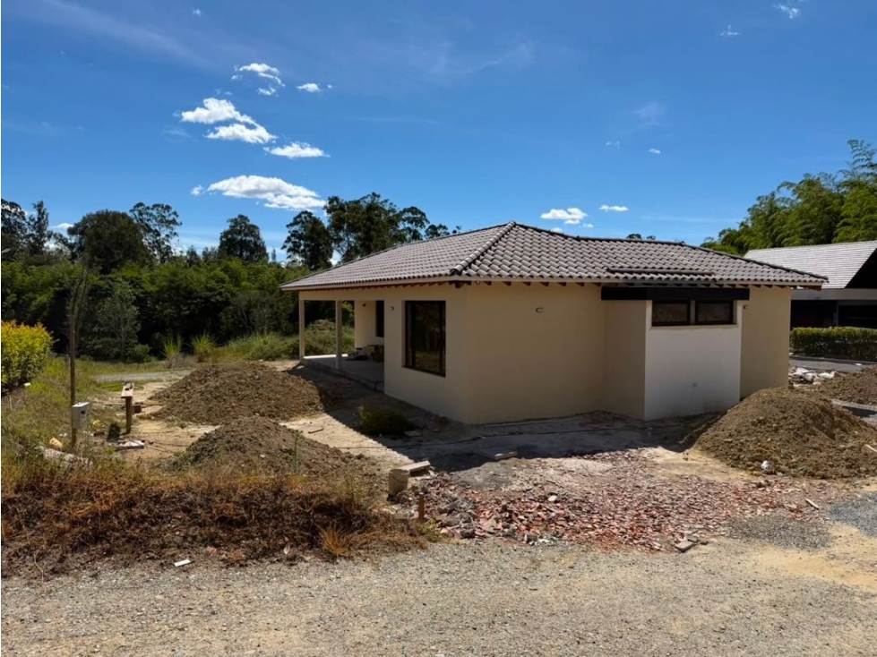 Linda casa finca en unidad cerrada sobre vía La Ceja San Antonio — foto 4