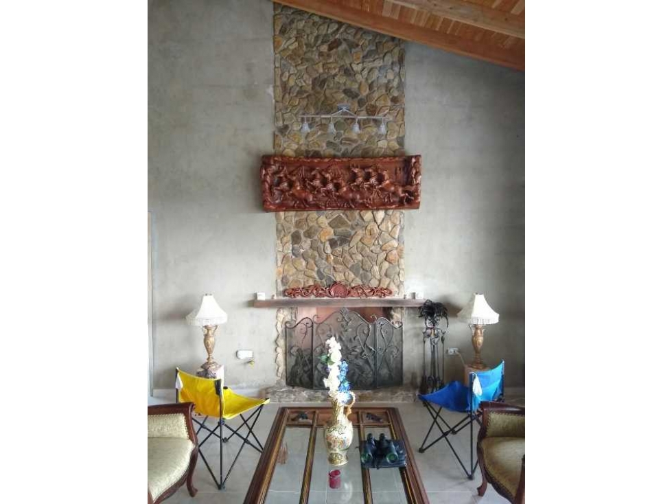 LINDA CASA FINCA EN VENTA EN EL CARMEN DE VÍBORAL Y BUENA TOPOGRAFÍA. — foto 3