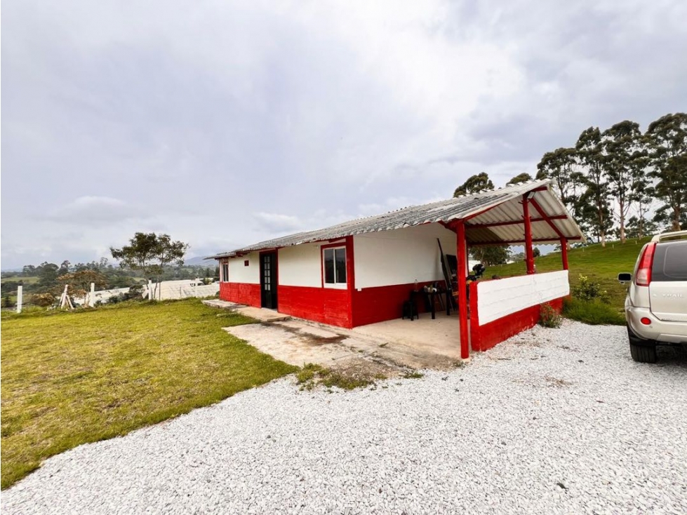 LINDA CASA FINCA EN VENTA EN EL CARMEN DE VÍBORAL ~ VÍA RIONEGRO.