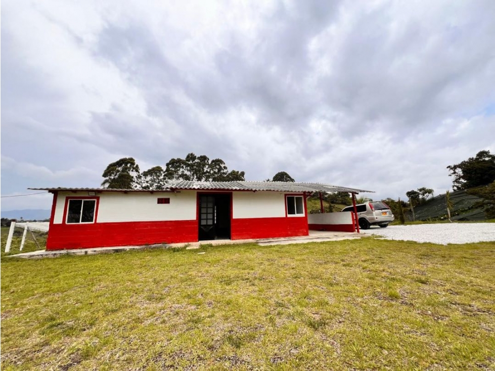 LINDA CASA FINCA EN VENTA EN EL CARMEN DE VÍBORAL ~ VÍA RIONEGRO. — foto 4