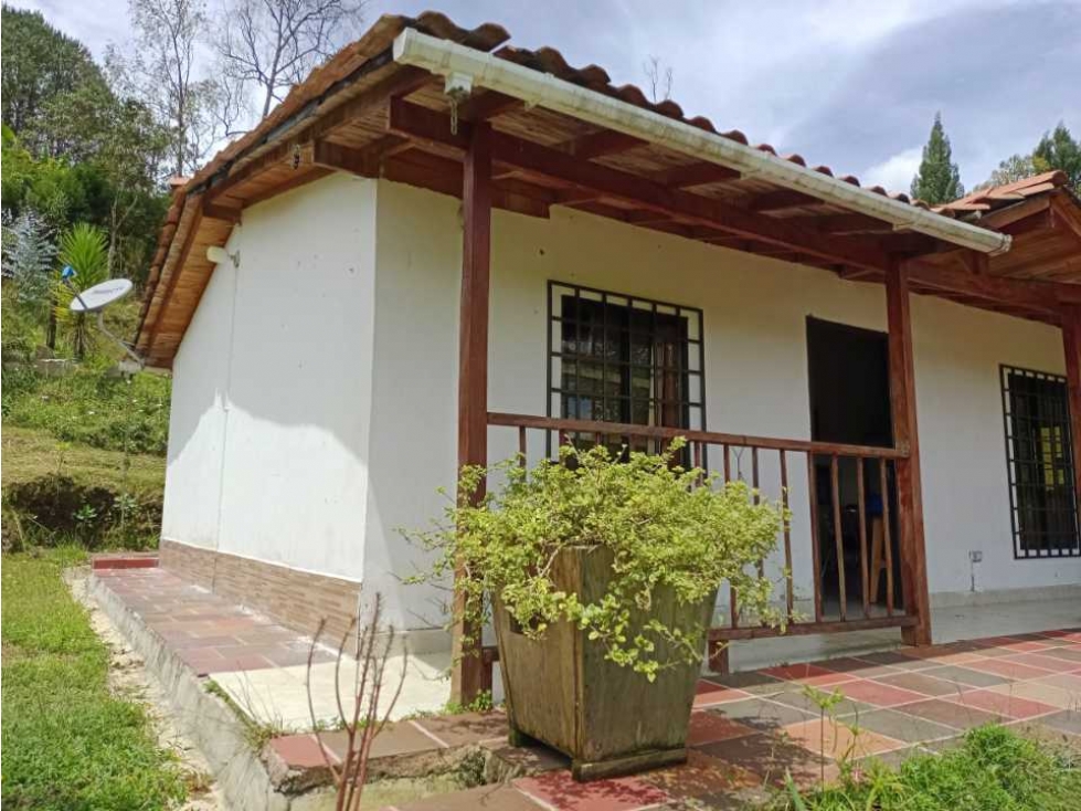 LINDA CASA FINCA EN VENTA EN SAN VICENTE FERRER ANT. DE BUEN TERRENO.