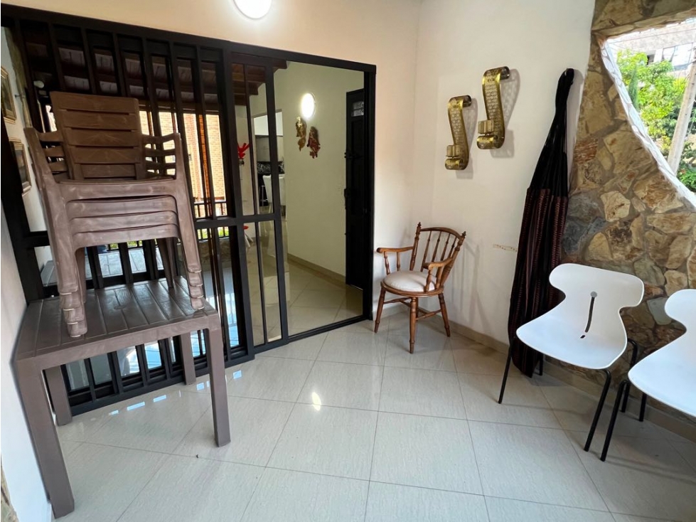 LINDA CASA LOTE| BARRIO CABAÑAS, BELLO EN VENTA F578 — foto 2