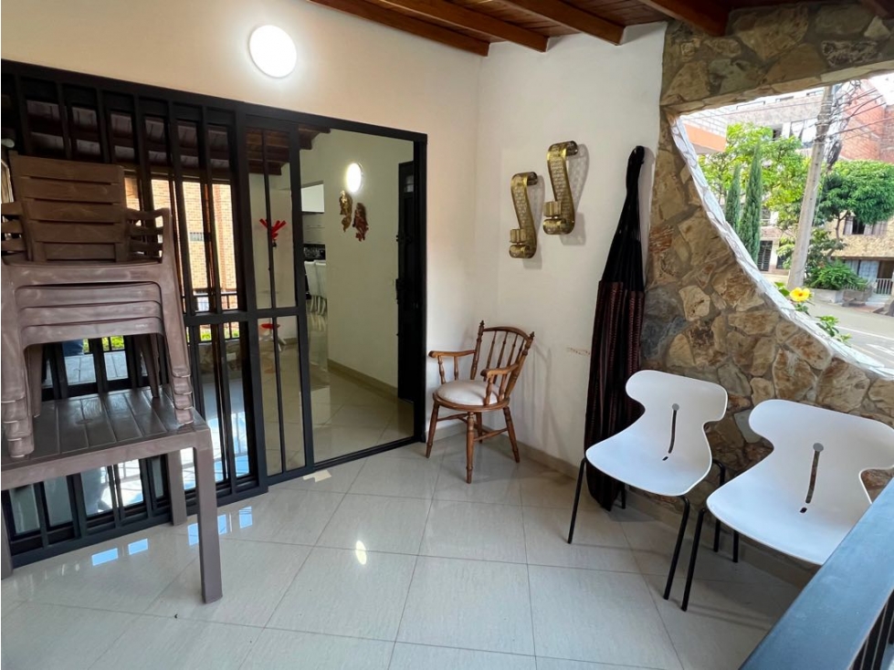LINDA CASA LOTE| BARRIO CABAÑAS, BELLO EN VENTA F578 — foto 3
