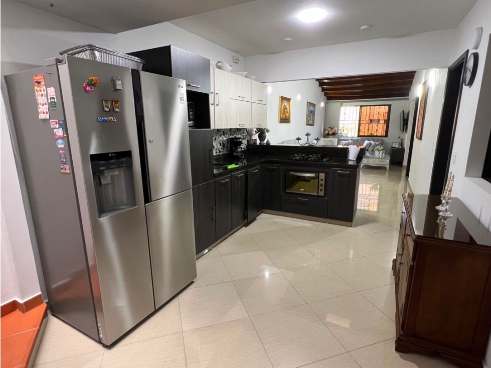 LINDA CASA LOTE| BARRIO CABAÑAS, BELLO EN VENTA F578 — foto 5