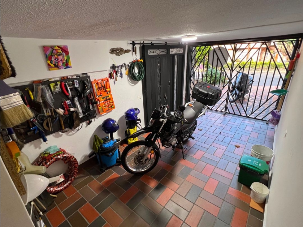 LINDA CASA LOTE| BARRIO CABAÑAS, BELLO EN VENTA F578 — foto 6