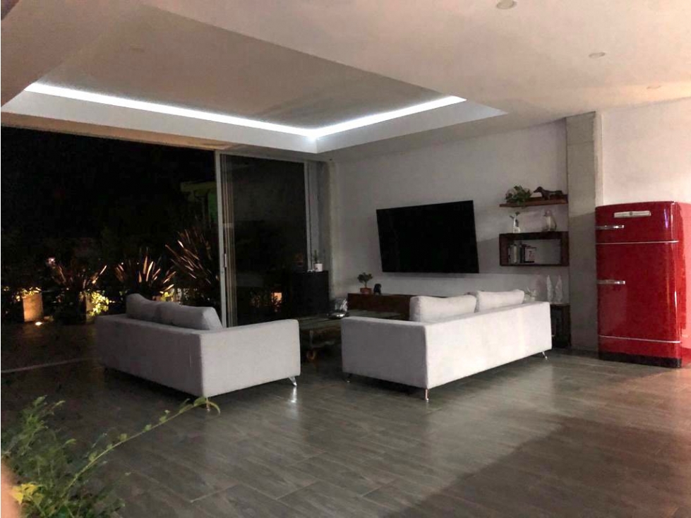 Linda casa moderna en Loma del Escobero Alto (*) — foto 5