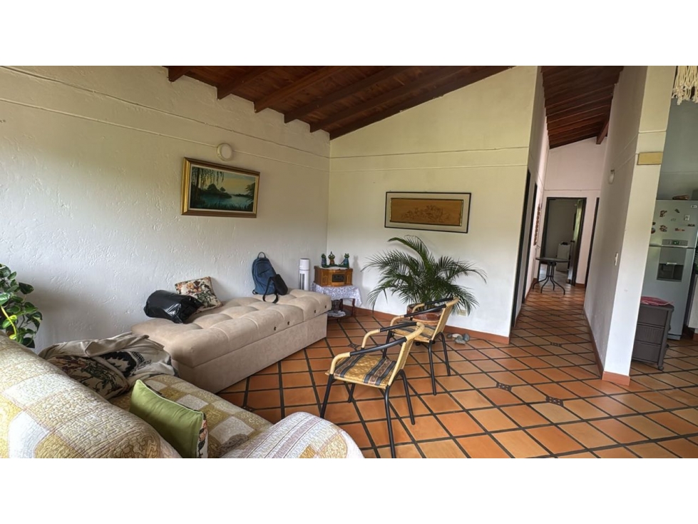 ENCANTADORA FINCA EN VENTA GUARNE CERCA A LA AUTOPISTA — foto 2