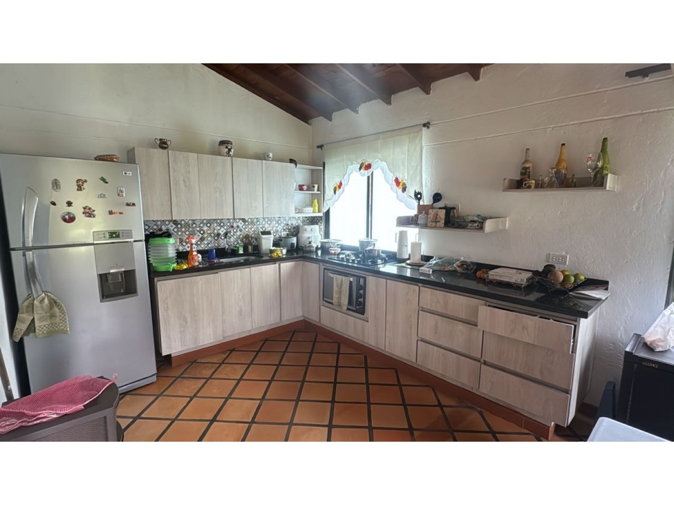 ENCANTADORA FINCA EN VENTA GUARNE CERCA A LA AUTOPISTA — foto 3