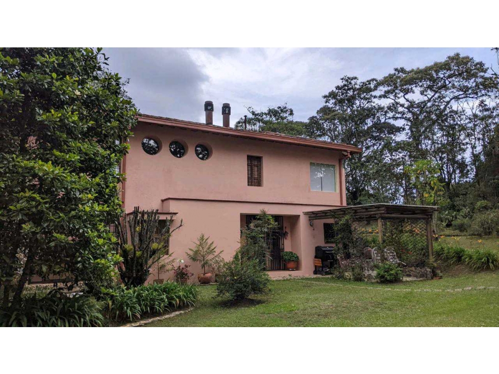 Linda finca para la venta en Santa Elena