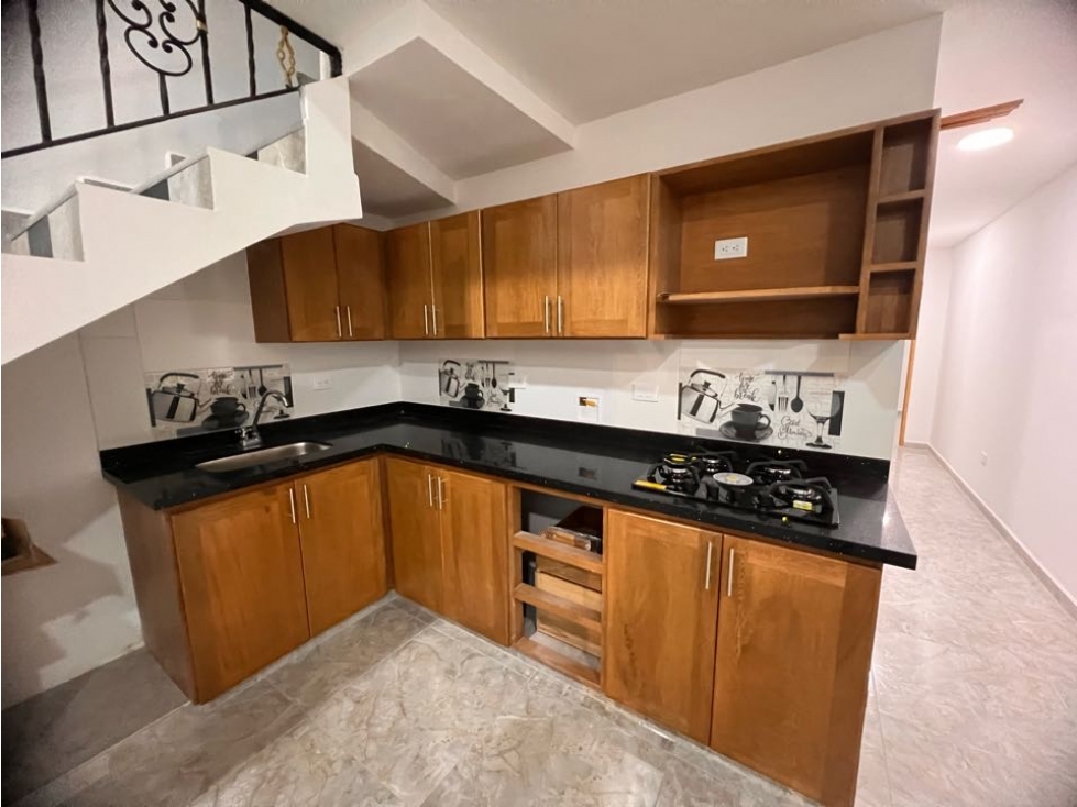 LINDO APARTAMENTO DE SEGUNDO PISO MÁS MANSARDA EN VENTA - CARMEN VIB. — foto 2