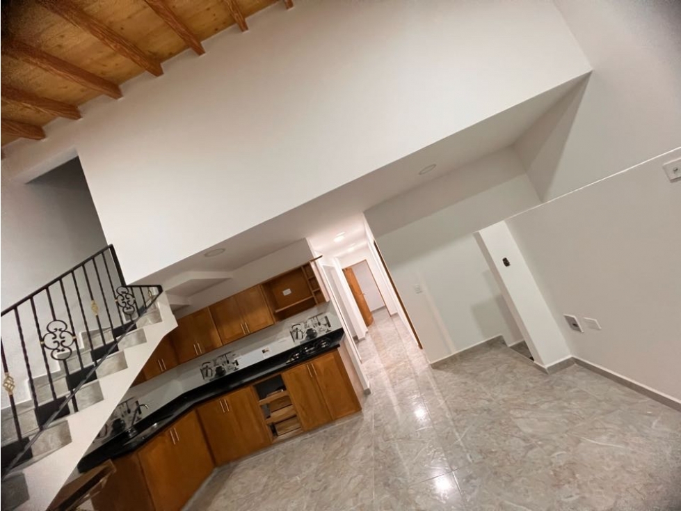 LINDO APARTAMENTO DE SEGUNDO PISO MÁS MANSARDA EN VENTA - CARMEN VIB. — foto 3