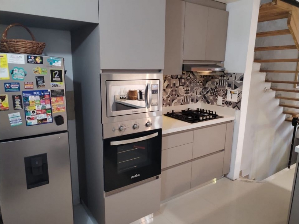 APARTAMENTO DE SEGUNDO Y TERCER PISO MÁS MANSARDA EN VENTA - GANGA — foto 2