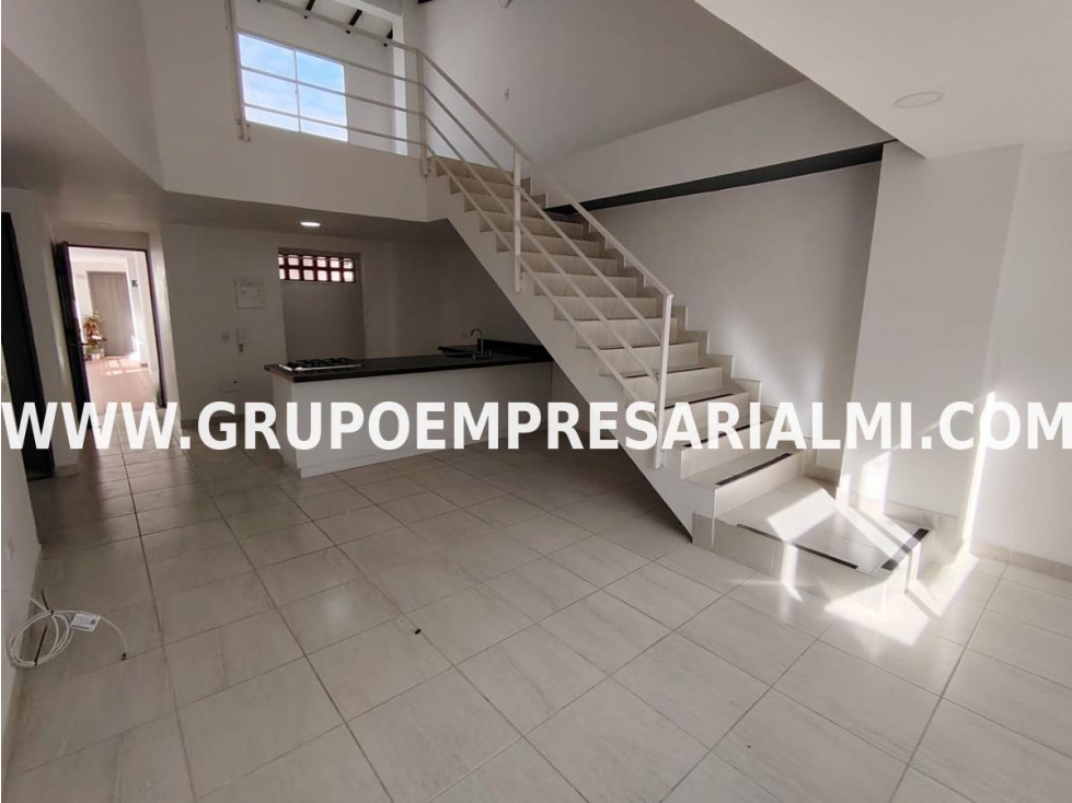 LINDO APARTAMENTO DÚPLEX EN ARRIENDO - SECTOR LORENA COD: 29177 — foto 3