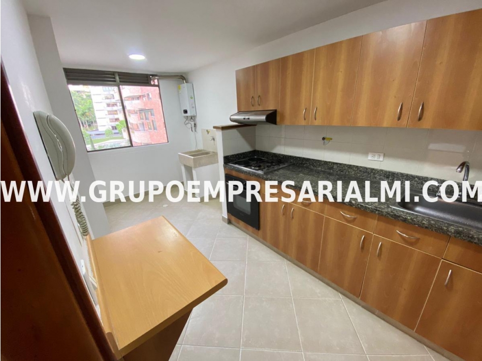 LINDO APARTAMENTO EN ARRIENDO - SECTOR LOS BALSOS COD: 30702 — foto 3