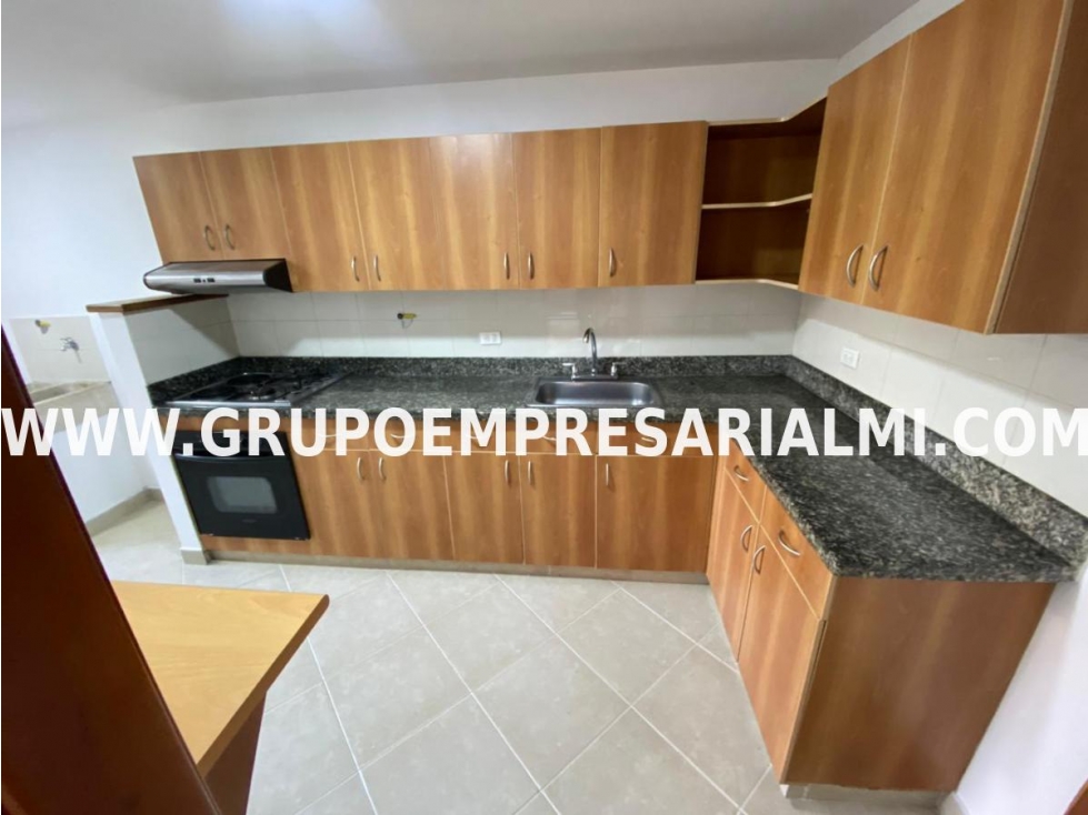 LINDO APARTAMENTO EN ARRIENDO - SECTOR LOS BALSOS COD: 30702 — foto 4