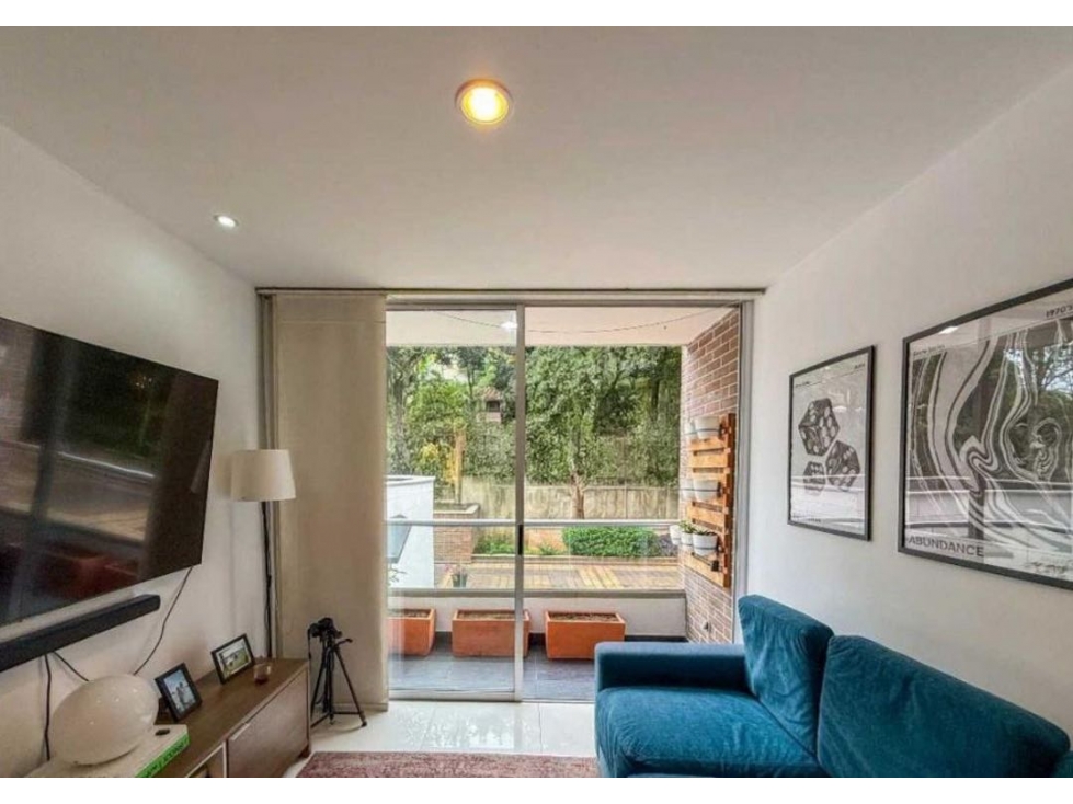 LINDO APARTAMENTO EN ENVIGADO LOMA DEL ESMERALDAL HERMOSOS ACABADOS — foto 2