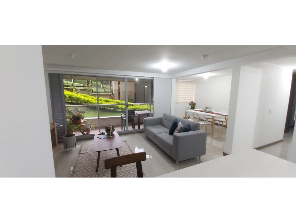LINDO APARTAMENTO EN ENVIGADO SECTOR EL CHINGUI PRIMER PISO — foto 2