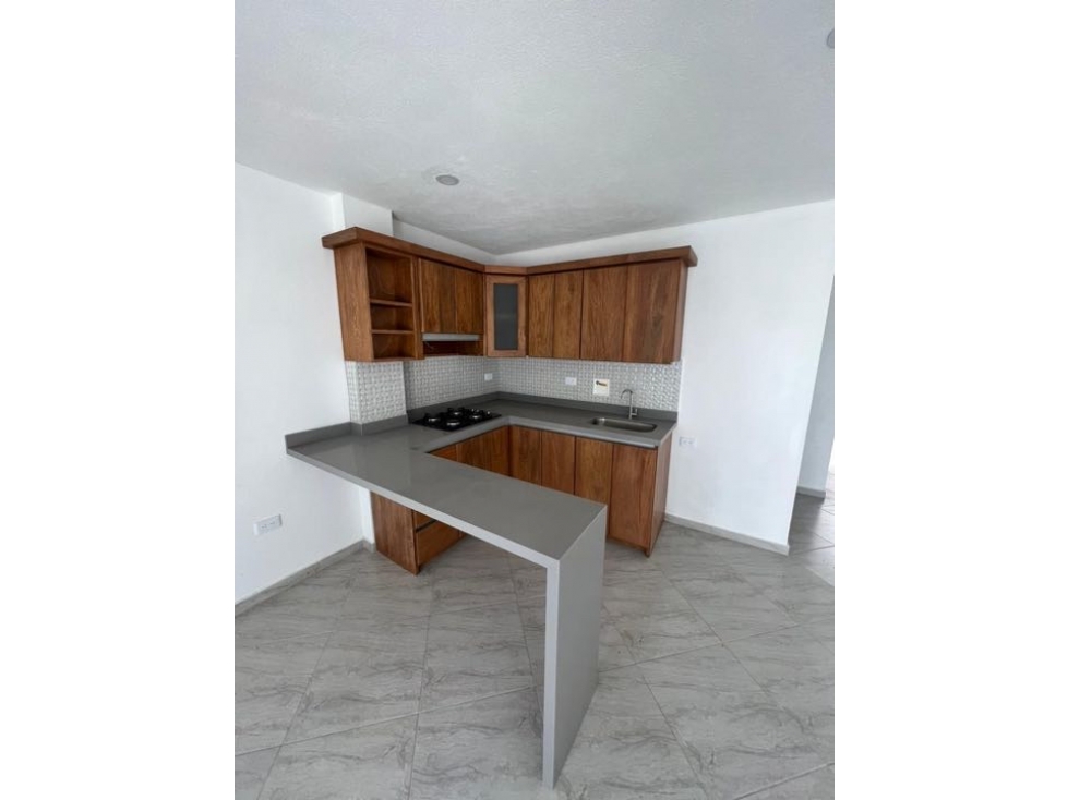 LINDO APARTAMENTO EN PRIMER CON GARAJE EN VENTA - EL CARMEN VÍBORAL. — foto 2