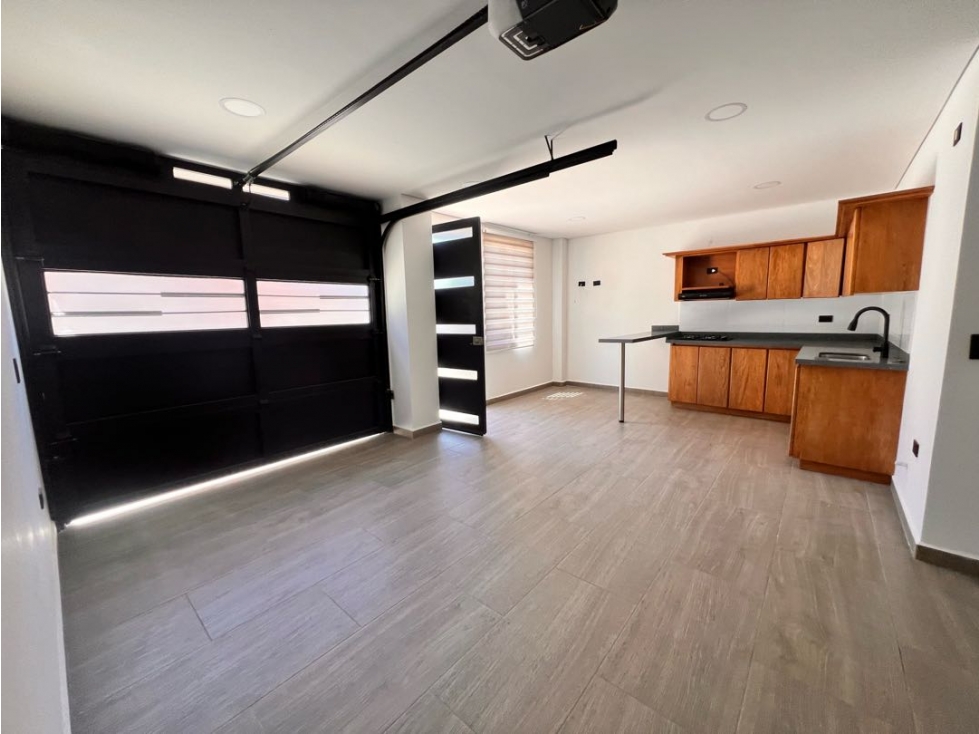 LINDO APARTAMENTO EN PRIMER NIVEL EN VENTA- SECTOR PARQUE - CARMEN VIB