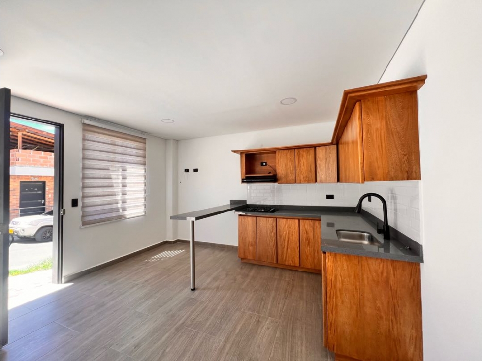 LINDO APARTAMENTO EN PRIMER NIVEL EN VENTA- SECTOR PARQUE - CARMEN VIB — foto 2