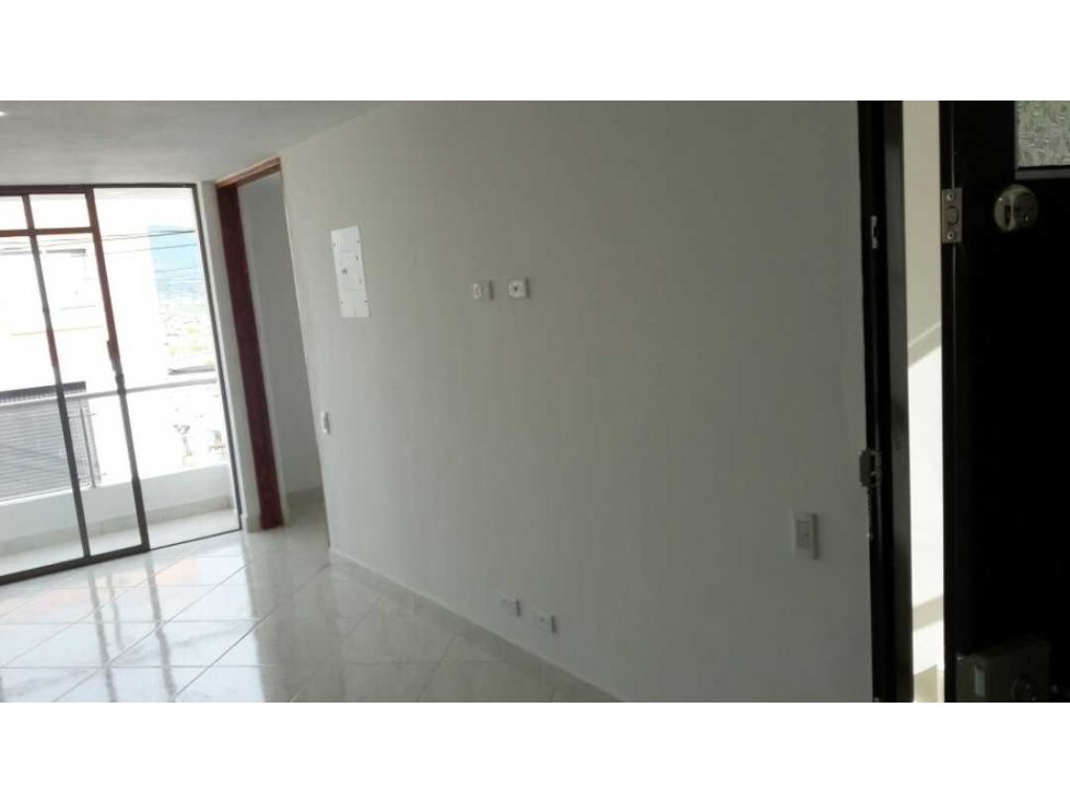 LINDO APARTAMENTO EN PRIMER PISO EN VENTA EN EL CARMEN DE VÍBORAL . — foto 4