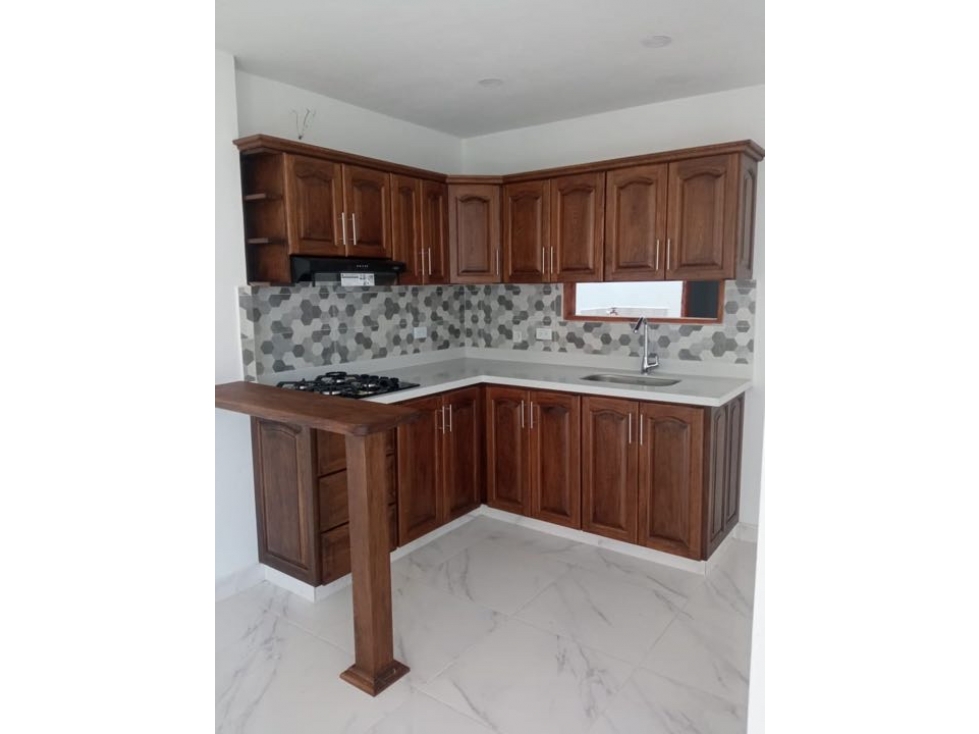 LINDO APARTAMENTO EN PRIMER PISO EN VENTA EN EL CARMEN DE VÍBORAL ANT.