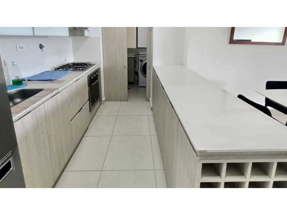 Apartamento en Arriendo Amoblado en el Poblado Castropol — foto 3