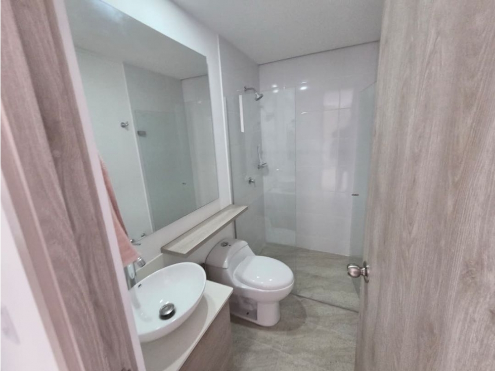 LINDO APARTAMENTO EN SABANETA LOMA AVES MARIAS PISO ALTO HERMOSA VISTA — foto 5