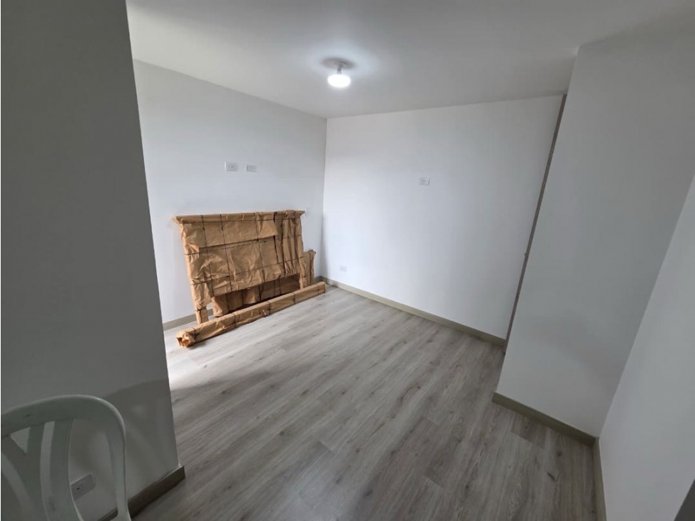 LINDO APARTAMENTO EN SABANETA LOMA AVES MARIAS PISO ALTO HERMOSA VISTA — foto 6