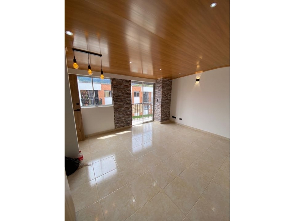 LINDO APARTAMENTO EN SEGUNDO PISO EN VENTA EN EL CARMEN DE VÍBORAL ANT
