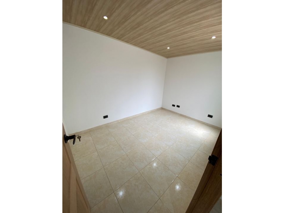 LINDO APARTAMENTO EN SEGUNDO PISO EN VENTA EN EL CARMEN DE VÍBORAL ANT — foto 3