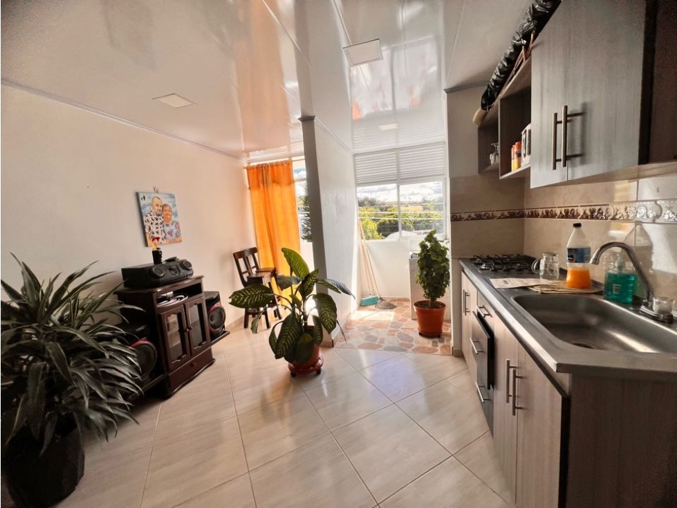 LINDO APARTAMENTO EN TERCER PISO EN VENTA EN UNIDAD CERRADA- SANTUARIO