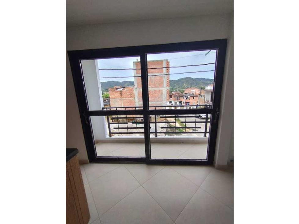 LINDO APARTAMENTO EN VENTA EN SEGUNDO PISO CON EXCELENTE UBICACIÓN. — foto 4