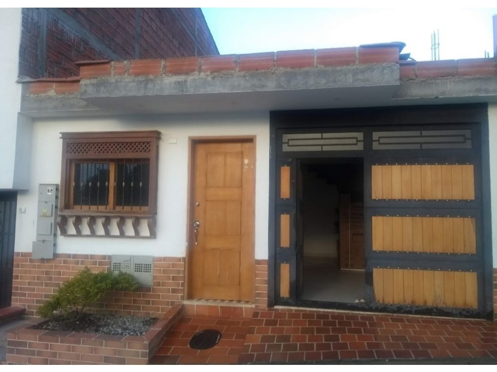 LINDA CASA EN VENTA EN EXCELENTE VECINDARIO EN EL CARMEN DE VIB