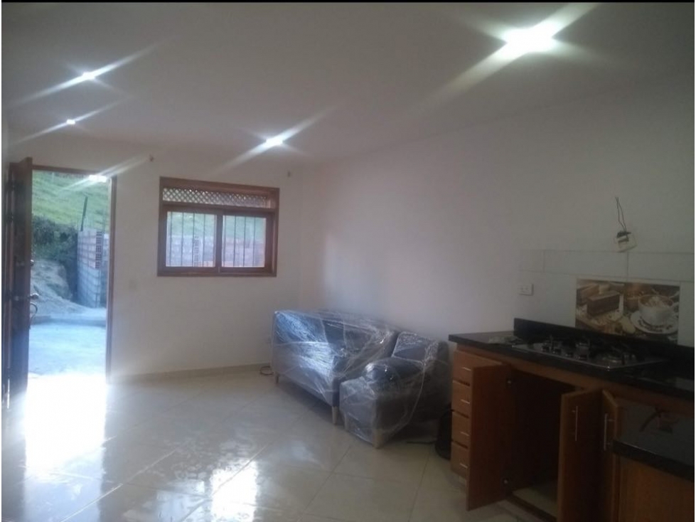 LINDA CASA EN VENTA EN EXCELENTE VECINDARIO EN EL CARMEN DE VIB — foto 3